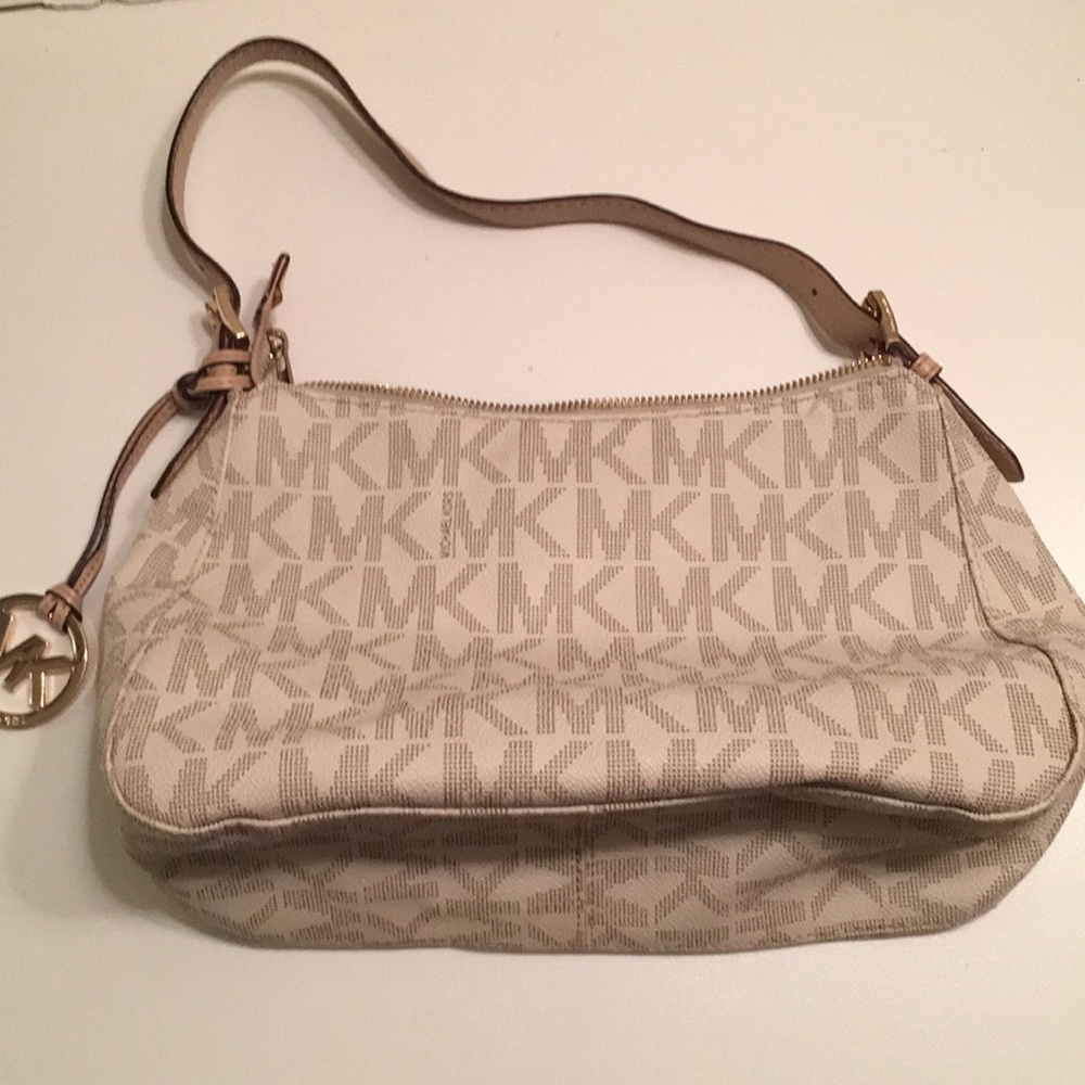 Michael Kors Signiture Cream Bag